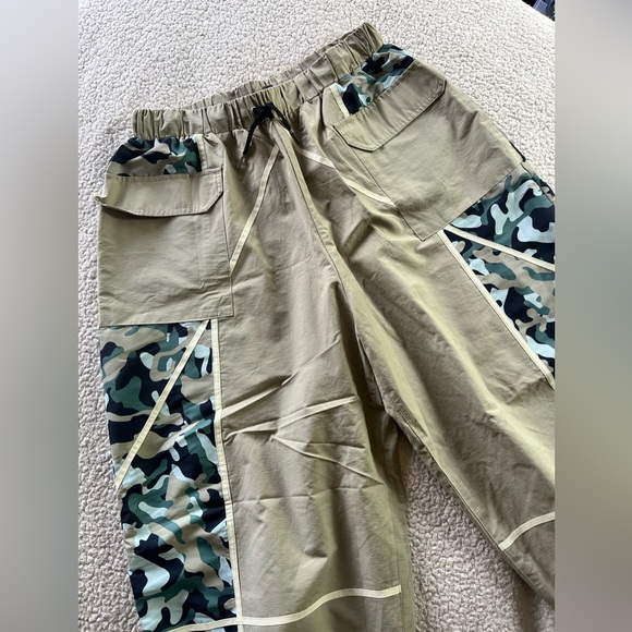 Like New! ASOS DESIGN Camo Pants Festival Parachute Shell Windbreaker Street -10 - Picture 4 of 14